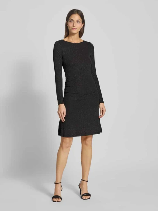 Zdjęcie produktu Sukienka o długości do kolan z efektowną przędzą model ‘KANVA’ Vero Moda Czarny