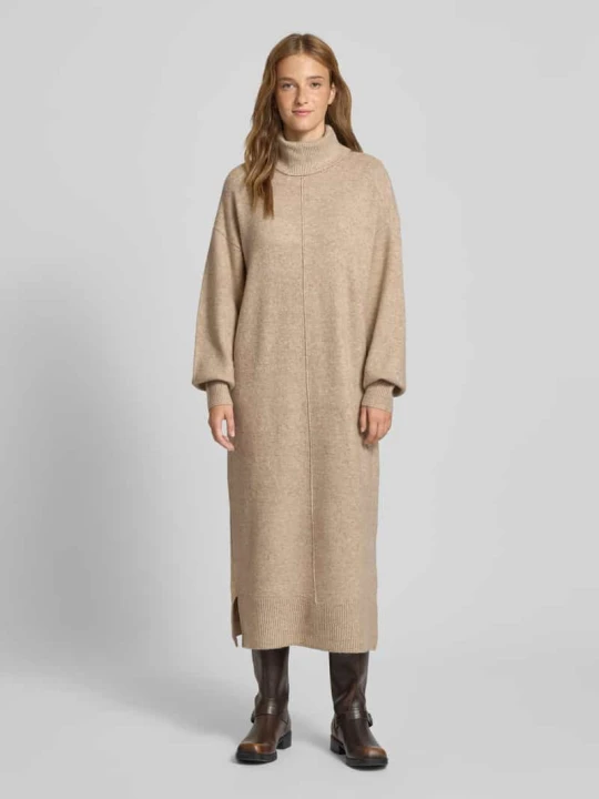 Zdjęcie produktu Sukienka z dzianiny o kroju oversized z dodatkiem wełny model „MALOU” Pieces
