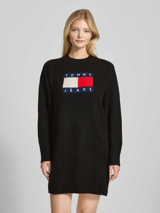 Zdjęcie produktu Sukienka o kroju relaxed fit z dzianiny z dodatkiem wełny Tommy Jeans Czarny