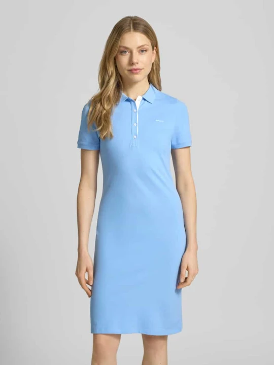 Zdjęcie produktu Sukienka polo do kolan z wyhaftowanym logo Gant Jasnoniebieski