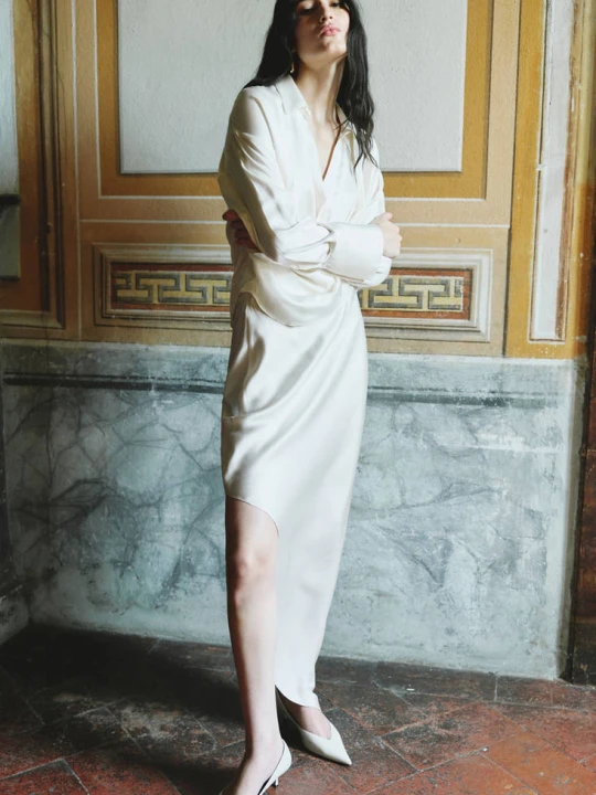 Zdjęcie produktu Sukienka satynowa na jedno ramię złamana biel - Kobieta - - MANGO