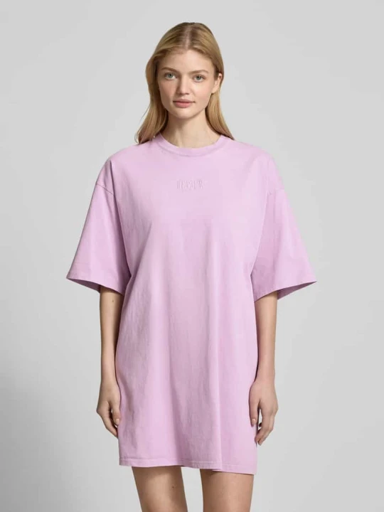 Zdjęcie produktu Sukienka T-shirtowa o długości do kolan z okrągłym dekoltem REVIEW Różowawy