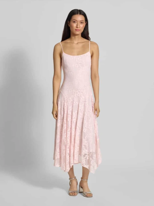 Zdjęcie produktu Sukienka wieczorowa z koronki model 'Victoria' Forever New Różowawy