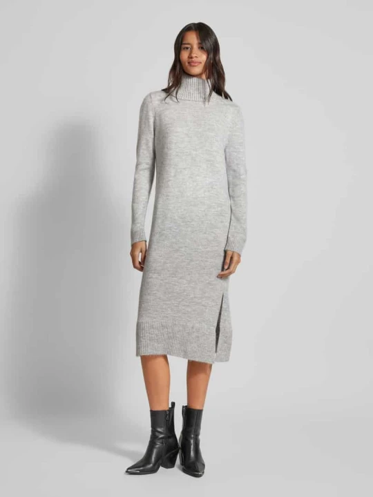 Zdjęcie produktu Sukienka z dzianiny z wywijanym kołnierzem model ‘BRANDIE’ Only Jasnoszary melanż