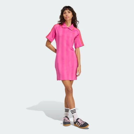 Zdjęcie produktu Sukienka z grafiką inspirowaną piłką nożną Adidas Semi Lucid Fuchsia