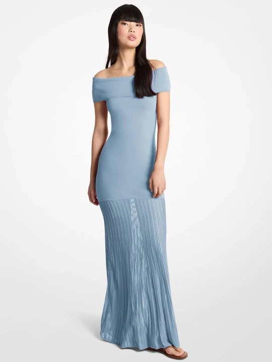 Zdjęcie produktu Sukienka z plisowanej elastycznej dzianiny z odsłoniętymi ramionami Michael Kors CHAMBRAY (Niebieski)