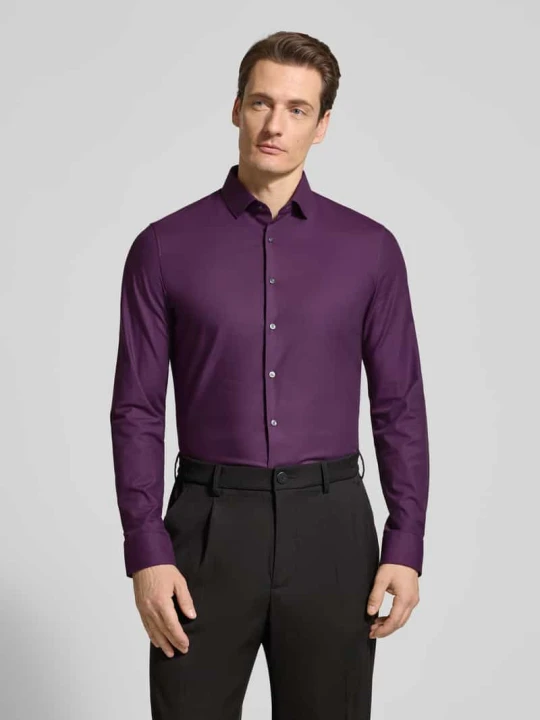 Zdjęcie produktu Super krój slim fit koszula biznesowa kołnierzyk kent nowoczesny gładka tkanina skośna (twill) OLYMP No. Six Oberżynowy