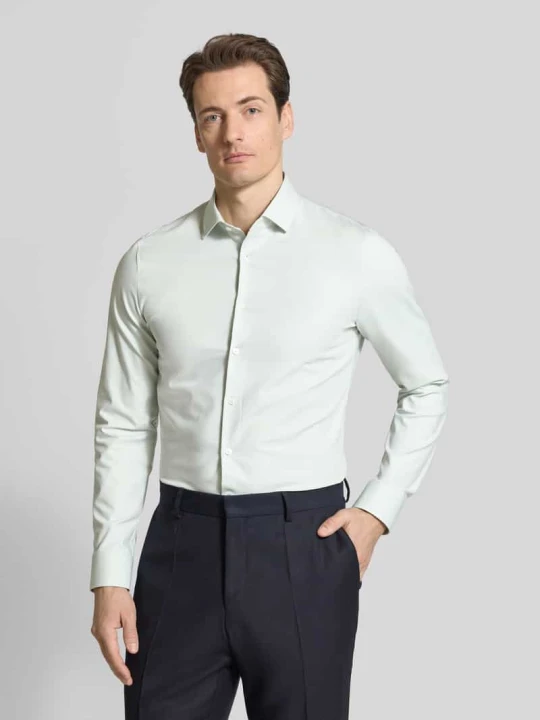 Zdjęcie produktu Super krój slim fit koszula biznesowa kołnierzyk kent nowoczesny gładka tkanina skośna (twill) OLYMP No. Six Jasnozielony