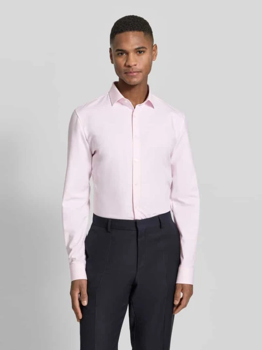 Zdjęcie produktu Super krój slim fit koszula biznesowa kołnierzyk kent nowoczesny gładka tkanina skośna (twill) OLYMP No. Six Różowawy