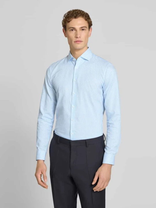 Zdjęcie produktu Super krój slim fit koszula biznesowa z kołnierzykiem kent OLYMP No. Six Błękitny