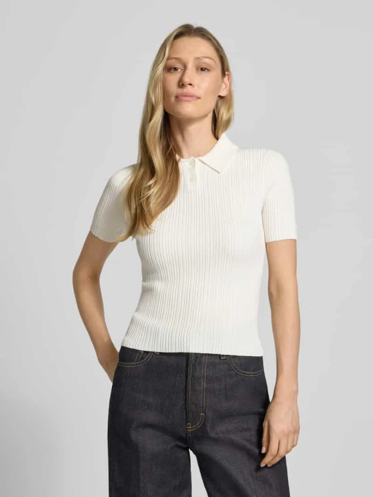 Zdjęcie produktu Sweter dzianinowy o kroju slim fit z mieszanki wiskozy model 'Sareplette' Hugo Złamany biały