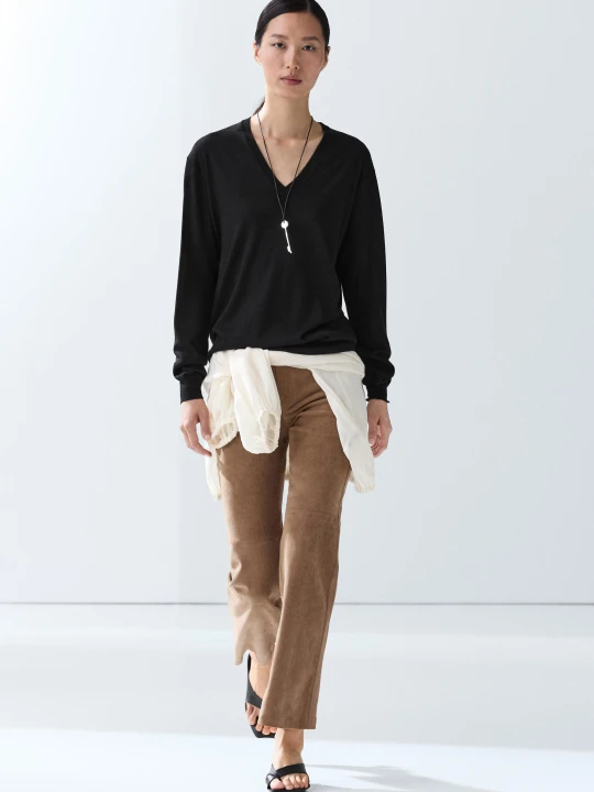 Zdjęcie produktu Sweter Dzianinowy Z Dekoltem W Serek - Czarny - Massimo Dutti - Female