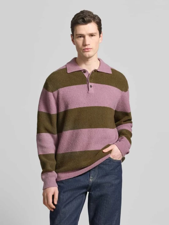 Zdjęcie produktu Sweter dzianinowy z kołnierzykiem polo model 'Kimse' Wood Wood Fioletowy