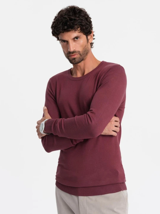 Zdjęcie produktu Sweter klasyczny męski z wiskozą BASIC z okrągłym dekoltem – bordowy V11 - Rozmiar: L Ombre Clothing