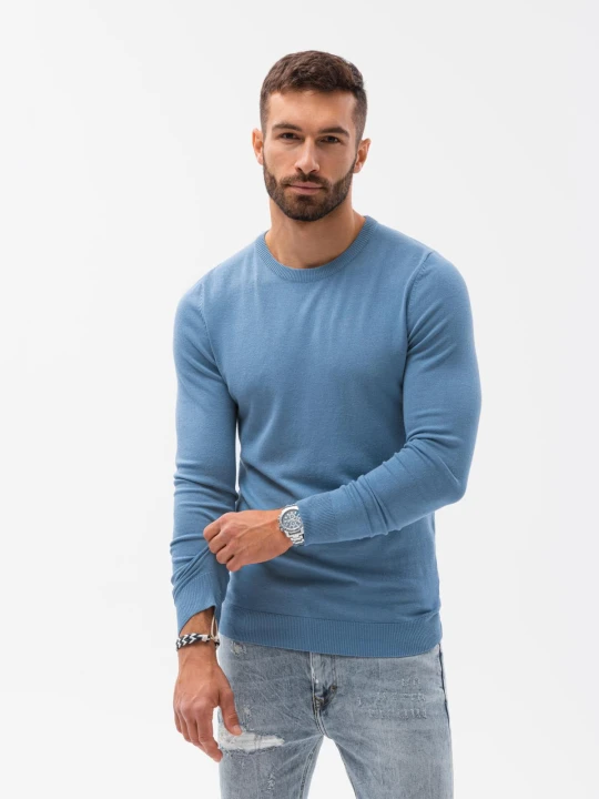 Zdjęcie produktu Sweter męski klasyczny z wiskozą BASIC z okrągłym dekoltem – błękitny V10 Ombre Clothing