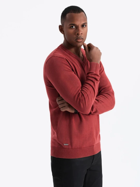 Zdjęcie produktu Sweter męski washowany z dekoltem w serek - czerwony V3 - Rozmiar: L Ombre Clothing