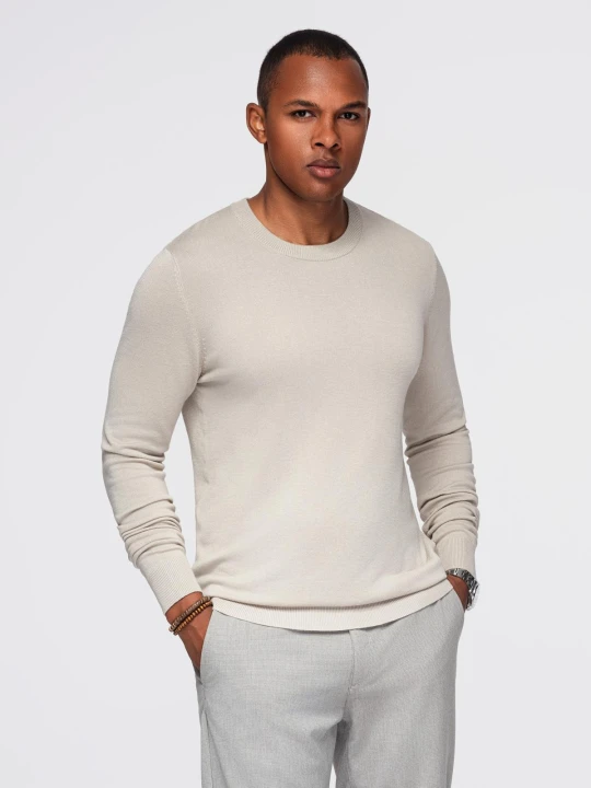Zdjęcie produktu Sweter męski z okrągłym dekoltem z elastycznej dzianiny o klasycznym splocie - beżowy V3 - Rozmiar: XL Ombre Clothing