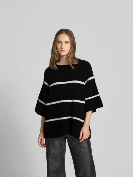Zdjęcie produktu Sweter o kroju oversized z imitacji dzianiny Black Palms