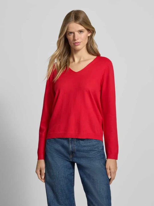 Zdjęcie produktu Sweter o kroju regular fit z dekoltem w serek model ‘BREE’ Pieces