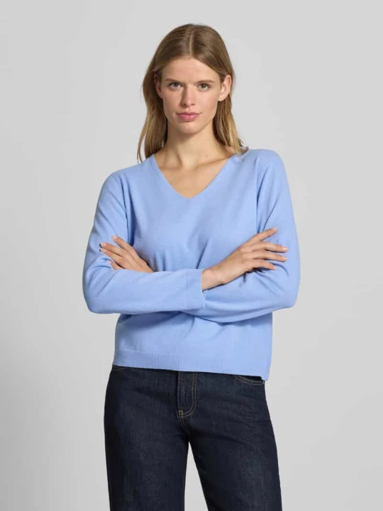 Zdjęcie produktu Sweter o kroju regular fit z dekoltem w serek model ‘BREE’ Pieces