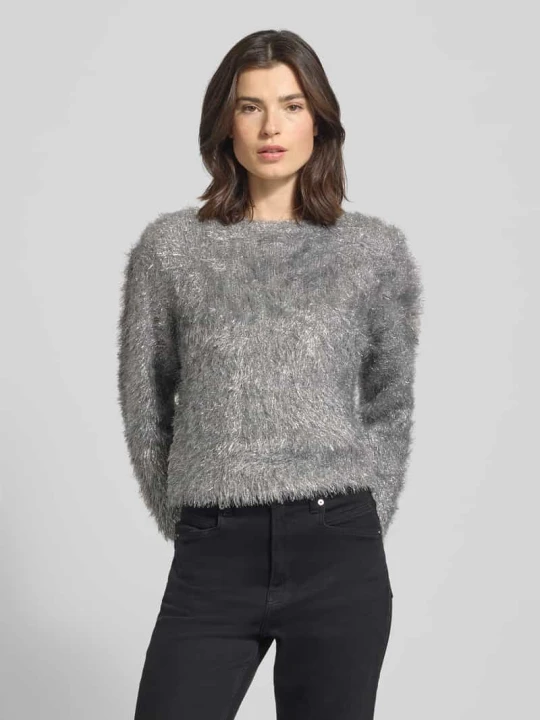 Zdjęcie produktu Sweter o kroju regular fit ze sztucznego futra model ‘Lizi’ Ichi Srebrny