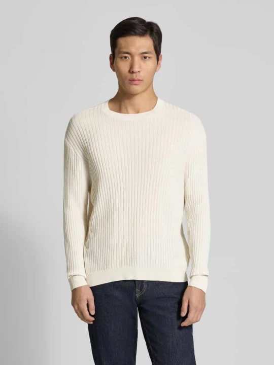 Zdjęcie produktu Sweter o kroju slim fit w dzianinowym wyglądzie Armani Exchange Złamany biały