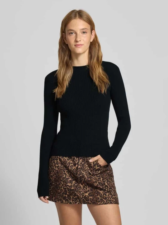 Zdjęcie produktu Sweter o kroju slim fit z dzianiny z mieszanki wiskozy model ‘MIRA’ Pieces Czarny