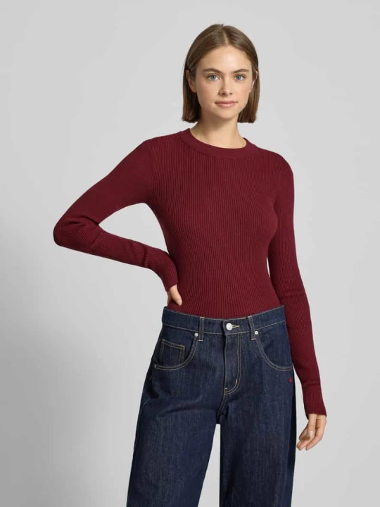 Zdjęcie produktu Sweter o kroju slim fit z dzianiny z mieszanki wiskozy model ‘MIRA’ Pieces Ciemnoczerwony