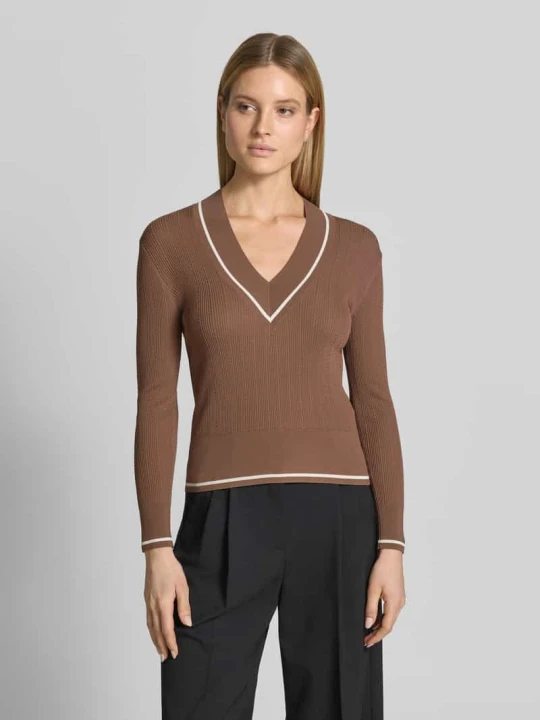 Zdjęcie produktu Sweter o kroju slim fit z mieszanki wiskozy w imitacji dzianiny Armani Exchange Czekoladowy
