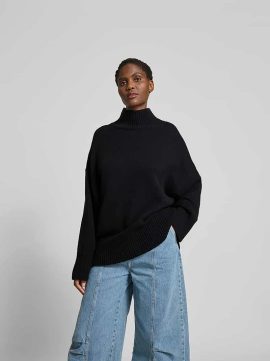 Zdjęcie produktu Sweter oversized z domieszką kaszmiru Juvia Czarny