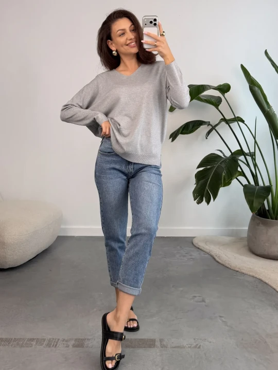 Zdjęcie produktu Sweter Szary Pull V ClothStore