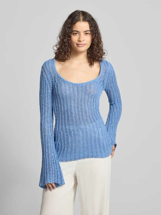 Zdjęcie produktu Sweter w kroju regular fit w stylu szydełkowym model 'Fenja' Topshop Jasnoniebieski