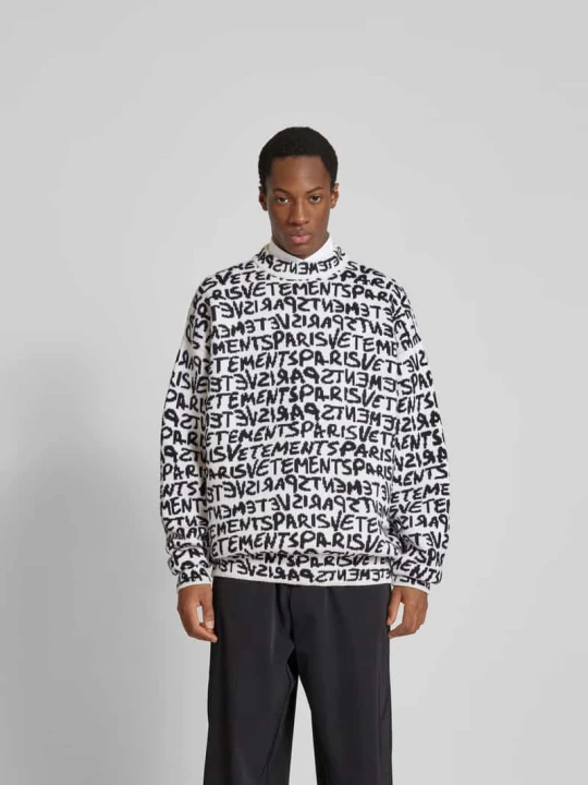 Zdjęcie produktu Sweter wełniany o kroju oversized ze stójką Vetements Biały