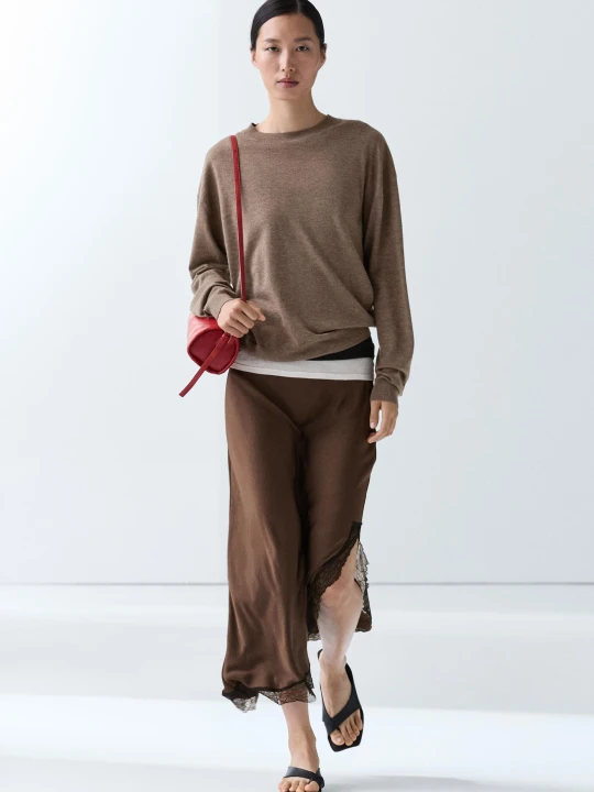 Zdjęcie produktu Sweter Z Cienkiej Dzianiny Z Okrągłym Dekoltem - Szarobrązowy - Massimo Dutti - Female