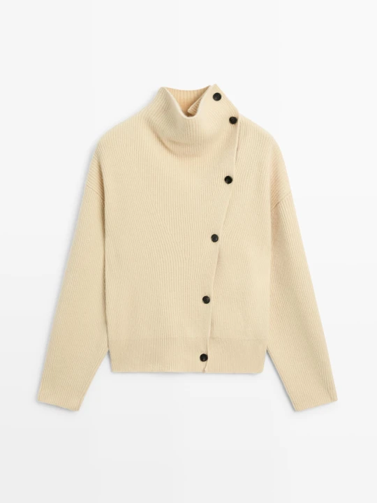 Zdjęcie produktu Sweter Z Detalem Guzików, 100% Kaszmiru, Zamsz - Waniliowy - Massimo Dutti - Female