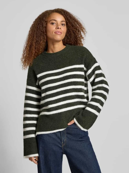 Zdjęcie produktu Sweter z dzianiny krój relaxed fit z dodatkiem wełny model „LINE” Pieces Ciemnozielony melanż