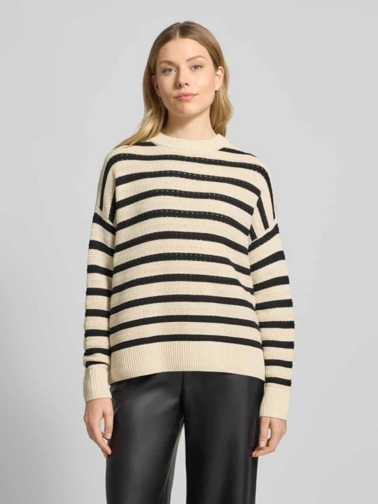Zdjęcie produktu Sweter z dzianiny o kroju comfort fit z czystej bawełny model ‘CALLA’ Vero Moda Złamany biały