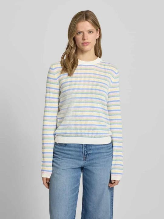 Zdjęcie produktu Sweter z dzianiny o kroju regular fit z czystej bawełny model 'DIANA' Pieces Biały