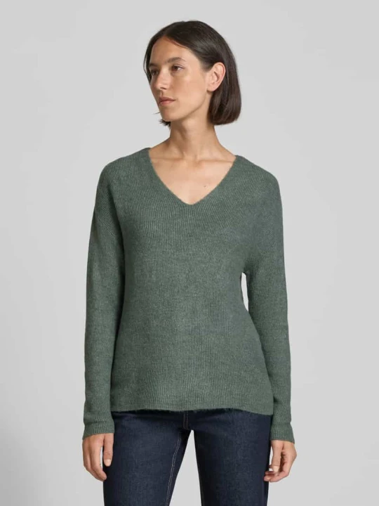 Zdjęcie produktu Sweter z dzianiny o kroju regular fit z dekoltem w serek model ‘CREWLEFILE’ Vero Moda Trzcinowy