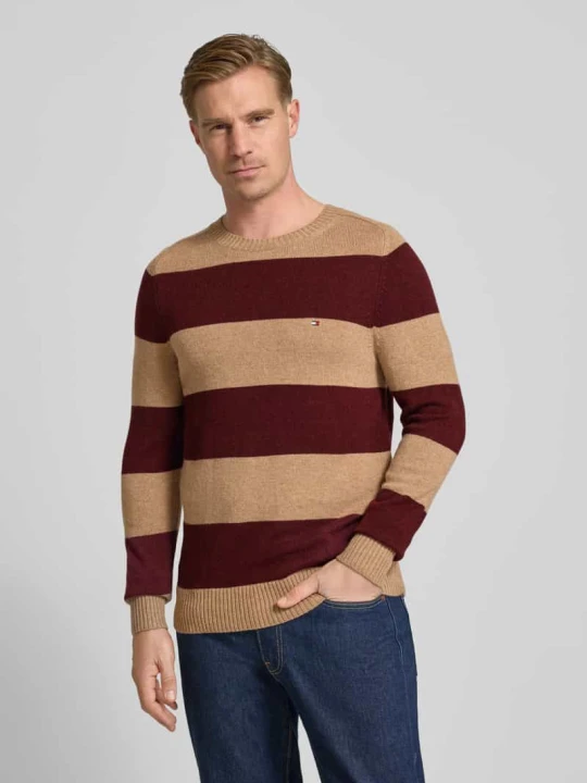Zdjęcie produktu Sweter z dzianiny o kroju regular fit z delikatnej wełny Tommy Hilfiger Bordowy melanż