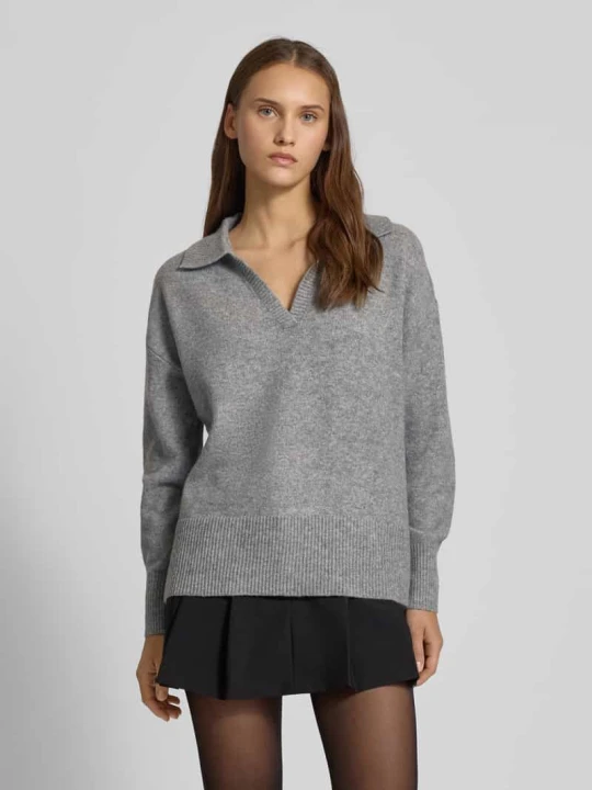 Zdjęcie produktu Sweter z dzianiny o kroju regular fit z dodatkiem wełny, model „MALOU” Pieces Średnioszary melanż