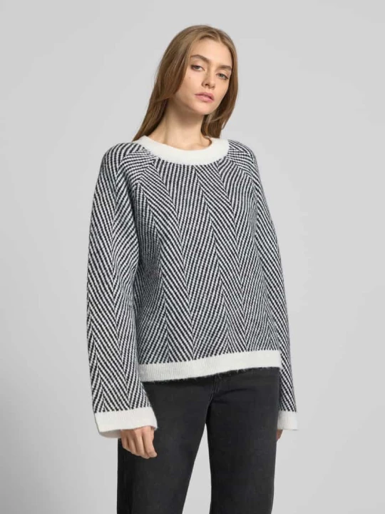 Zdjęcie produktu Sweter z dzianiny o kroju regular fit z dodatkiem wełny model ‘OLENA’ Pieces Metaliczny czarny