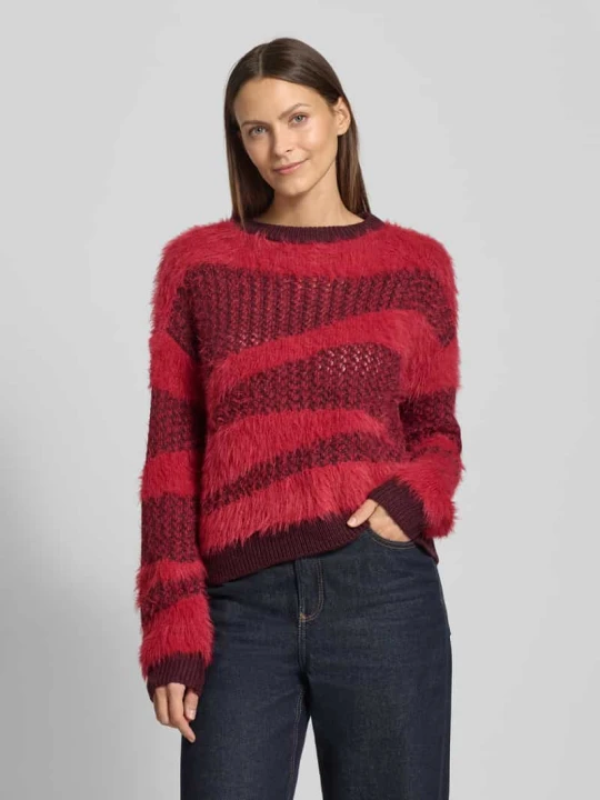 Zdjęcie produktu Sweter z dzianiny o kroju regular fit z fakturowanym wzorem model ‘CALLIE’ Vero Moda Bordowy