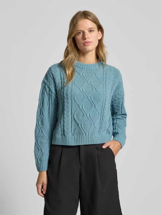 Zdjęcie produktu Sweter z dzianiny o kroju regular fit z fakturowanym wzorem model ‘ELLY’ Only Oceaniczny