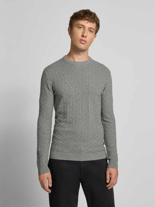 Zdjęcie produktu Sweter z dzianiny o kroju regular fit z fakturowanym wzorem model ‘KALLE’ Only & Sons Jasnoszary