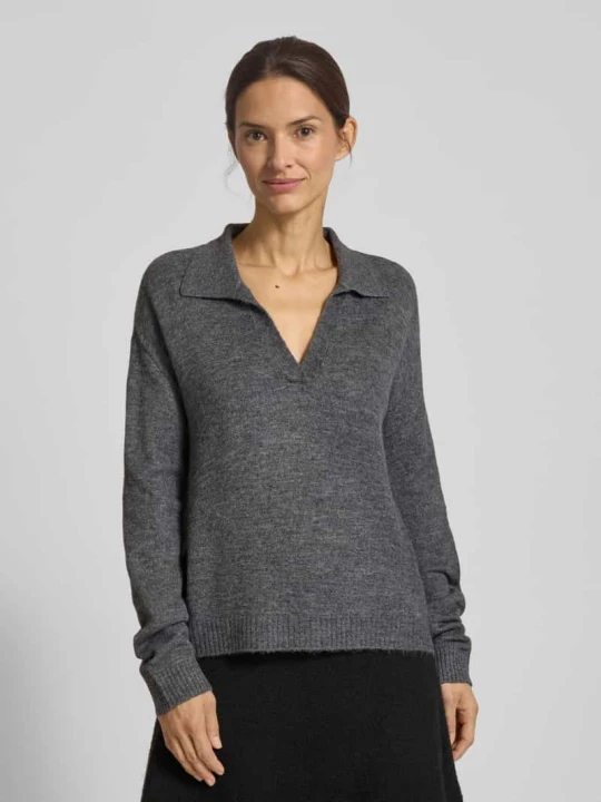 Zdjęcie produktu Sweter z dzianiny o kroju regular fit z kołnierzykiem koszulowym model ‘LEFILE’ Vero Moda Średnioszary