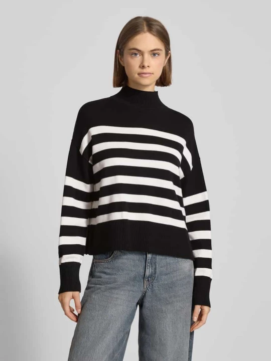 Zdjęcie produktu Sweter z dzianiny o kroju regular fit z mieszanki wiskozy model ‘BARI’ Only Czarny