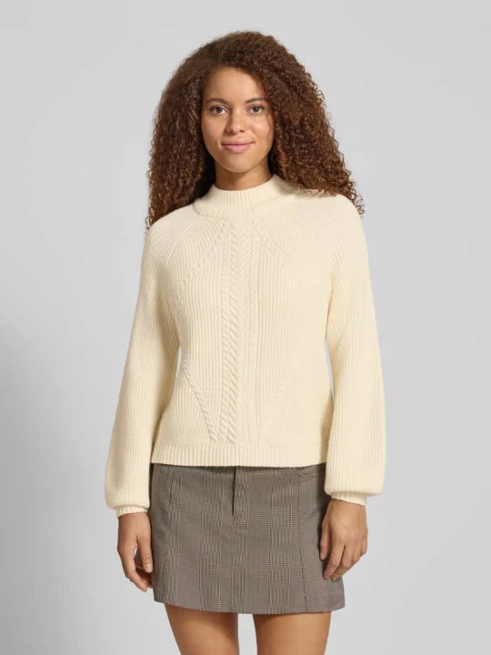 Zdjęcie produktu Sweter z dzianiny o kroju regular fit z mieszanki wiskozy model ‘KATIA’ Only Złamany biały