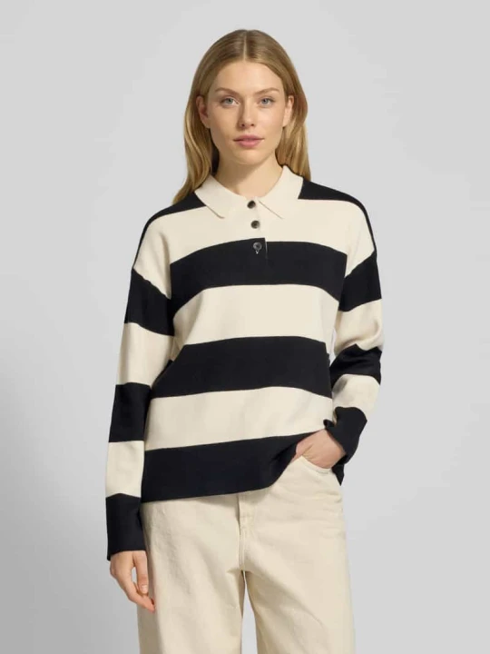 Zdjęcie produktu Sweter z dzianiny o kroju regular fit z mieszanki wiskozy model ‘SABA’ Vero Moda Czarny