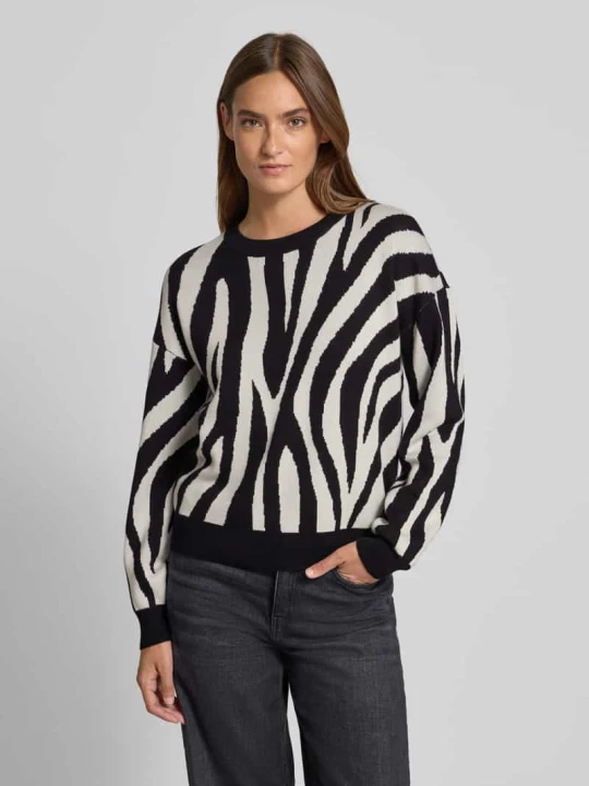 Zdjęcie produktu Sweter z dzianiny o kroju regular fit z mieszanki wiskozy model ‘SILJEANIMAL’ Vero Moda Złamany biały